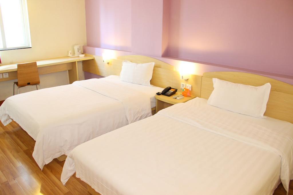 7Days Premium Chongqing Hongqihegou Exterior foto