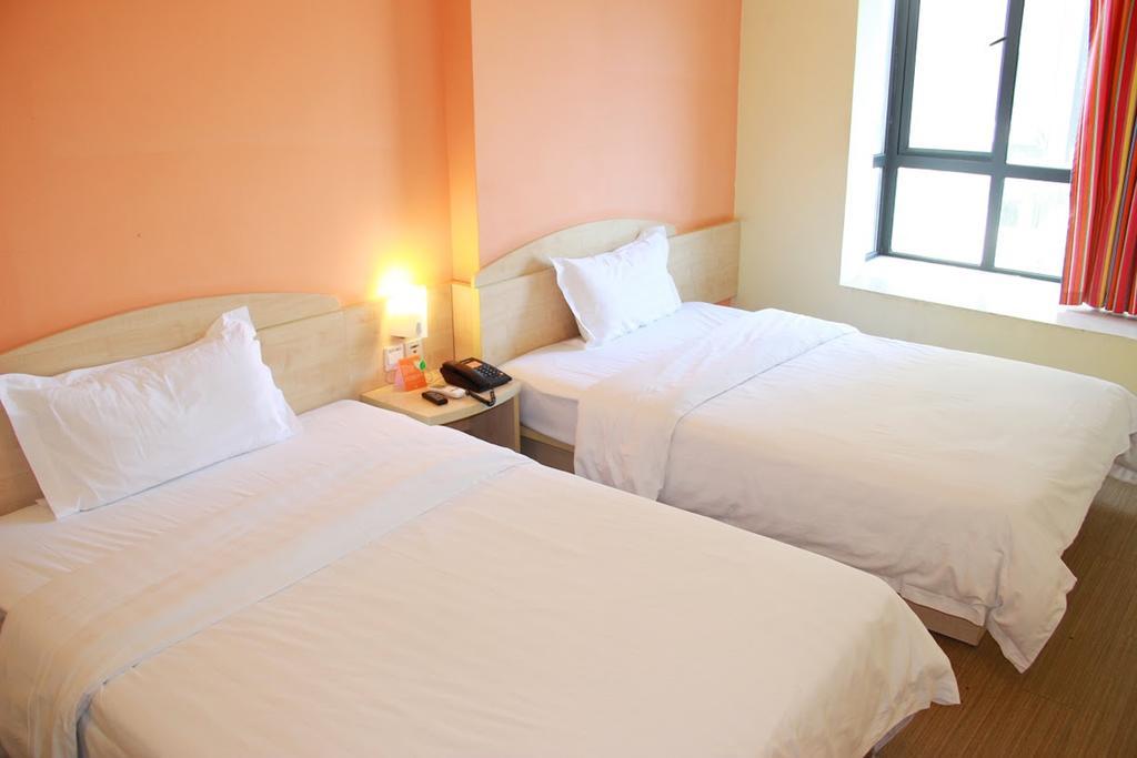 7Days Premium Chongqing Hongqihegou Exterior foto